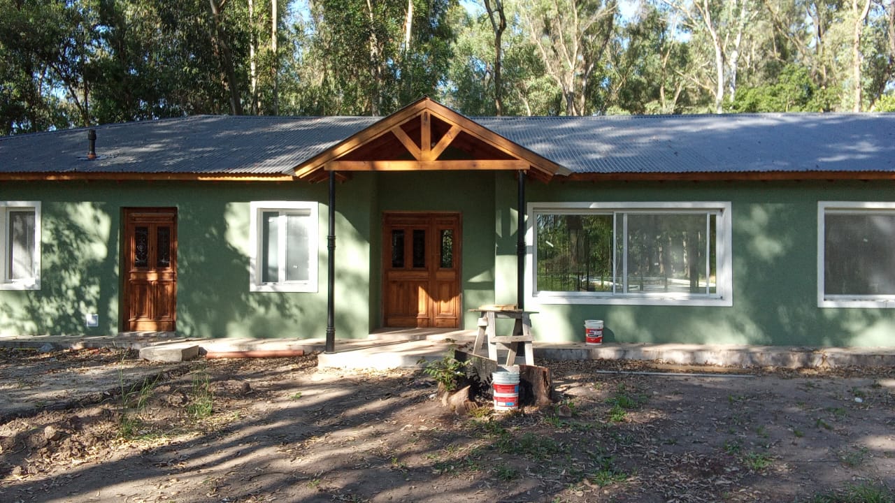 Ventanas y puertas instaladas en casa de campo — El Aduar, Zárate, Zona Norte